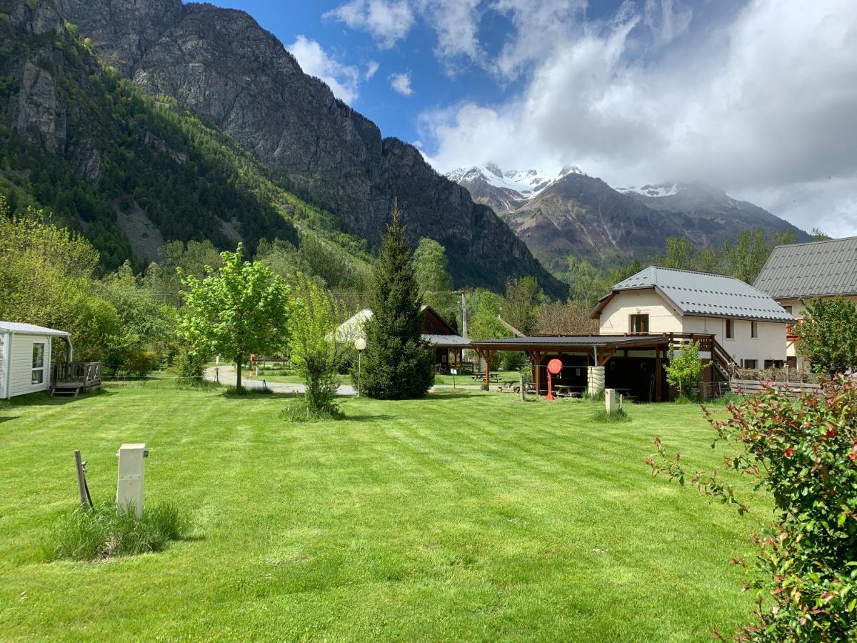 Ferme Noemie Villa Le Bourg-d'Oisans Luaran gambar